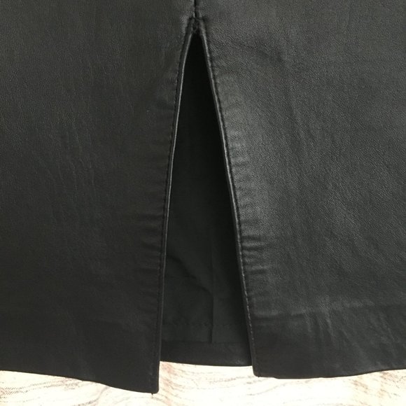 Danier Black Pencil Skirt - Picture 13 of 16